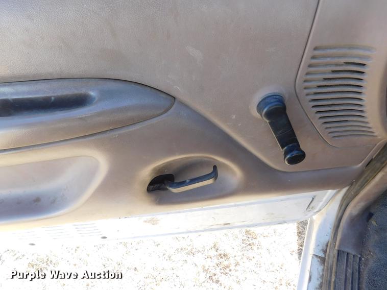 image for item DC8430 1996 Ford F250 XL SuperCab utility bed pickup truck