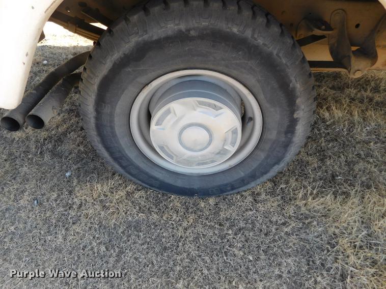 image for item DC8430 1996 Ford F250 XL SuperCab utility bed pickup truck