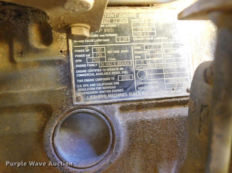 image for item DC8463 2005 John Deere 755C Series II track loader