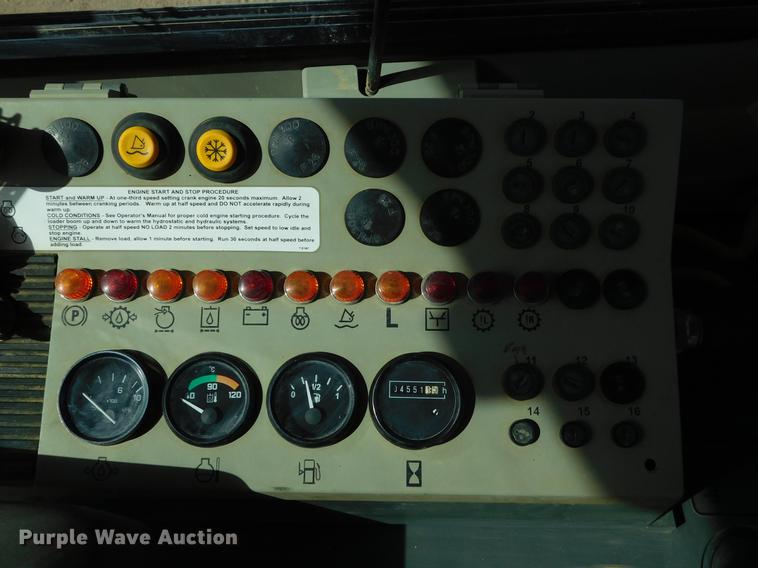 image for item DC8463 2005 John Deere 755C Series II track loader