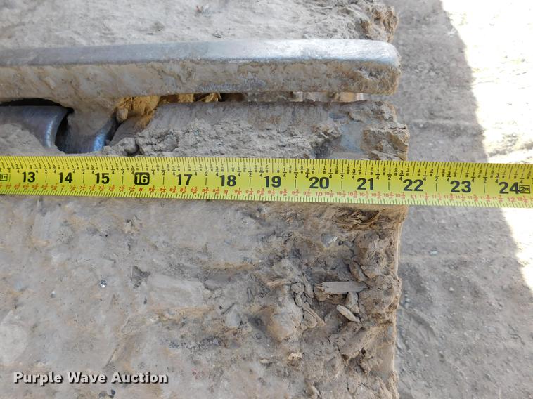 image for item DC8463 2005 John Deere 755C Series II track loader