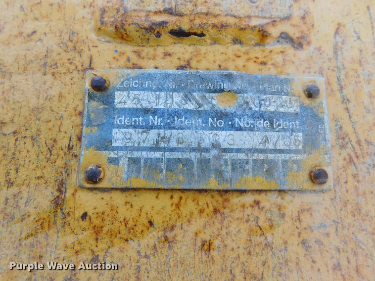 image for item DC8463 2005 John Deere 755C Series II track loader