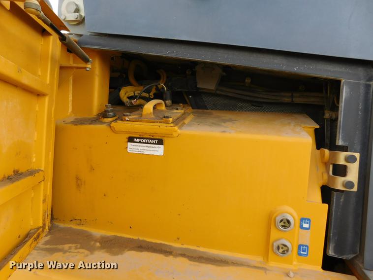 image for item DC8463 2005 John Deere 755C Series II track loader