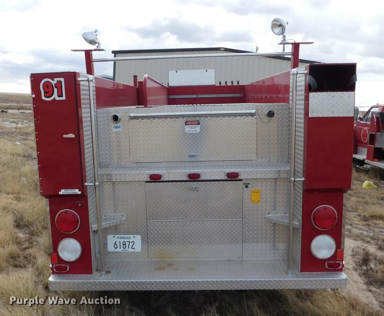 image for item DC8464 1986 Ford F700 fire truck