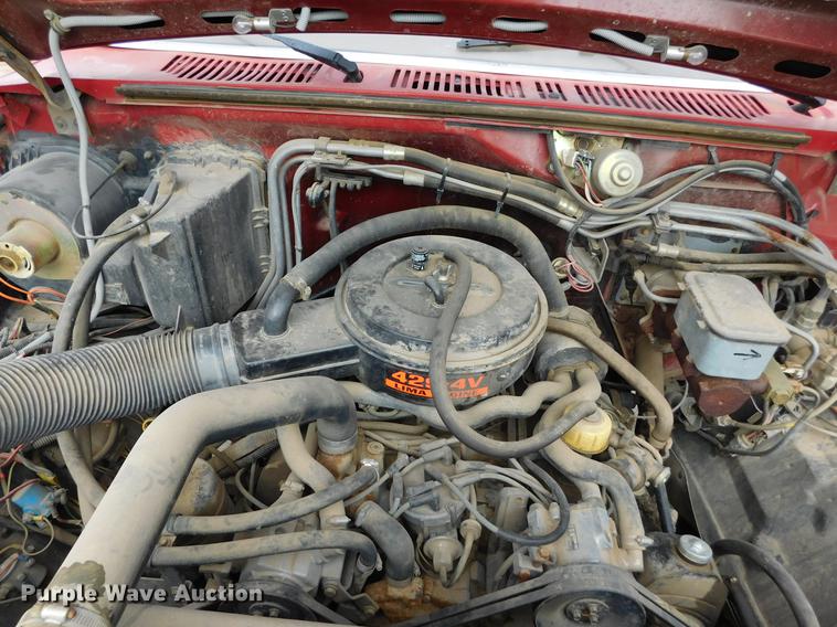 image for item DC8464 1986 Ford F700 fire truck