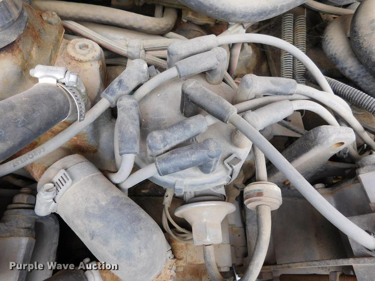 image for item DC8464 1986 Ford F700 fire truck