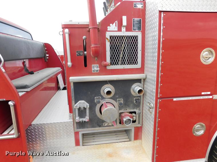 image for item DC8464 1986 Ford F700 fire truck