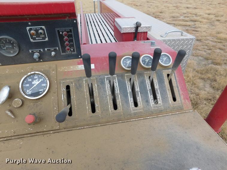 image for item DC8464 1986 Ford F700 fire truck