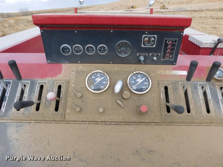 image for item DC8464 1986 Ford F700 fire truck