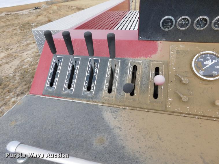 image for item DC8464 1986 Ford F700 fire truck