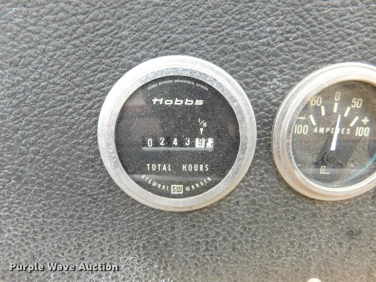 image for item DC8464 1986 Ford F700 fire truck