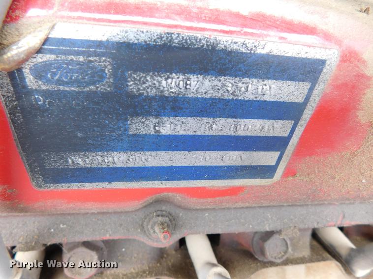 image for item DC8464 1986 Ford F700 fire truck