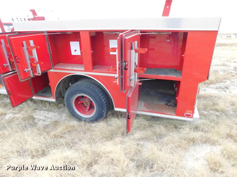 image for item DC8464 1986 Ford F700 fire truck