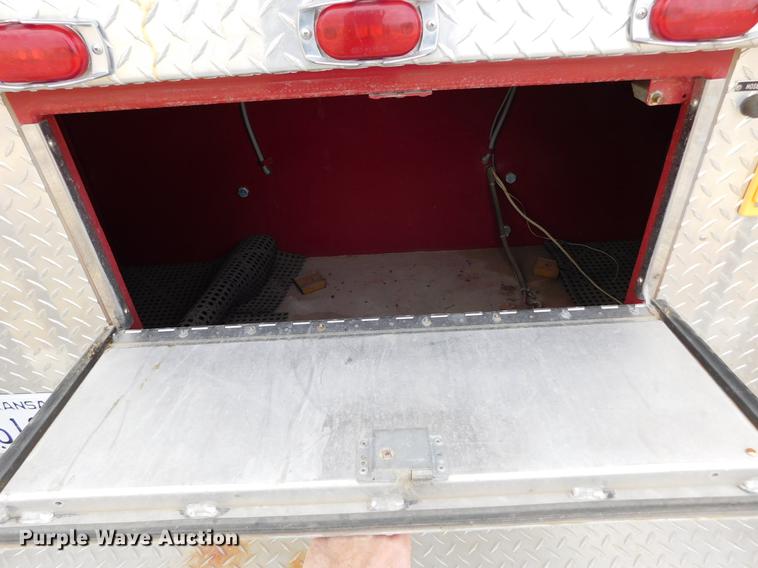 image for item DC8464 1986 Ford F700 fire truck