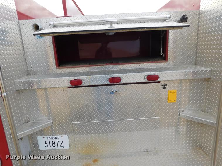 image for item DC8464 1986 Ford F700 fire truck