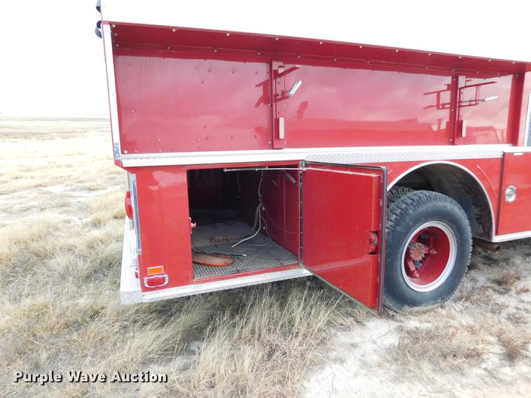 image for item DC8464 1986 Ford F700 fire truck