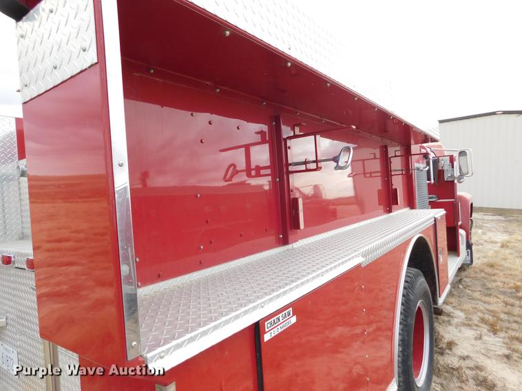 image for item DC8464 1986 Ford F700 fire truck