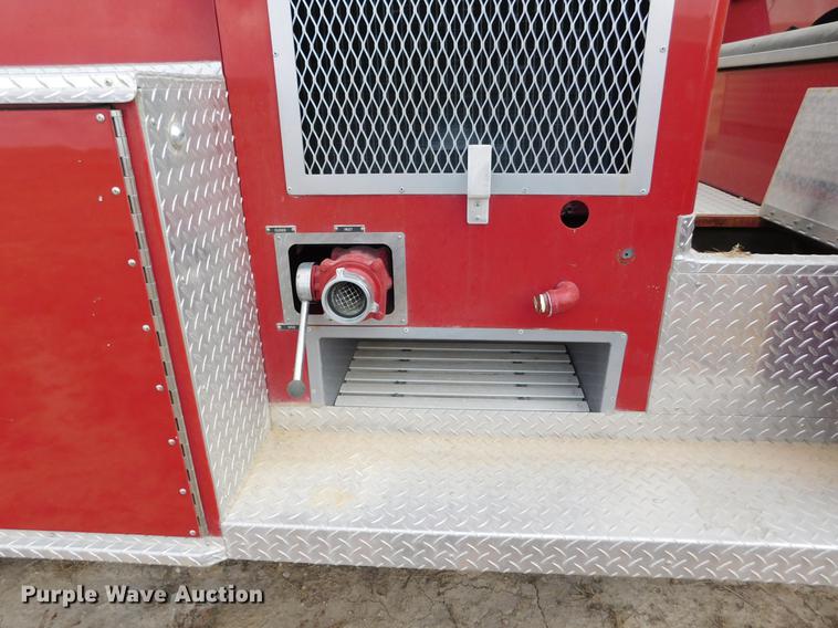 image for item DC8464 1986 Ford F700 fire truck