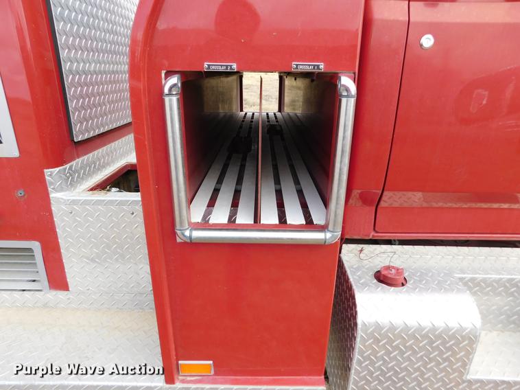 image for item DC8464 1986 Ford F700 fire truck