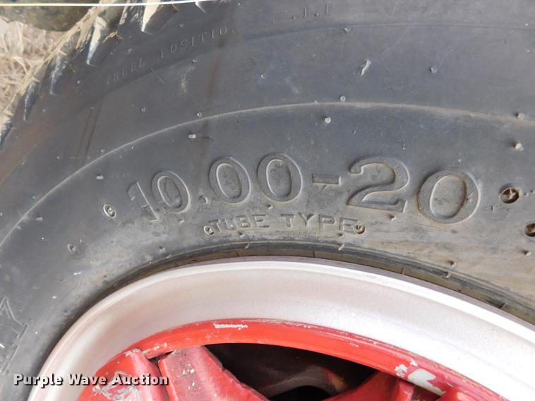 image for item DC8464 1986 Ford F700 fire truck