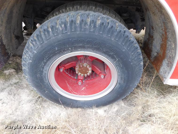 image for item DC8464 1986 Ford F700 fire truck