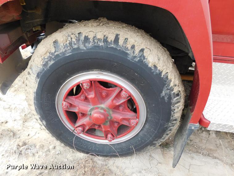 image for item DC8464 1986 Ford F700 fire truck