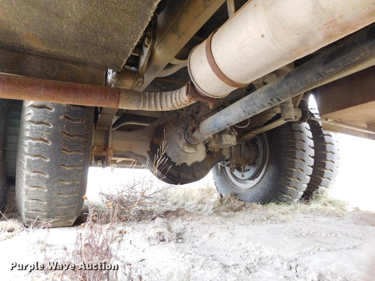 image for item DC8464 1986 Ford F700 fire truck