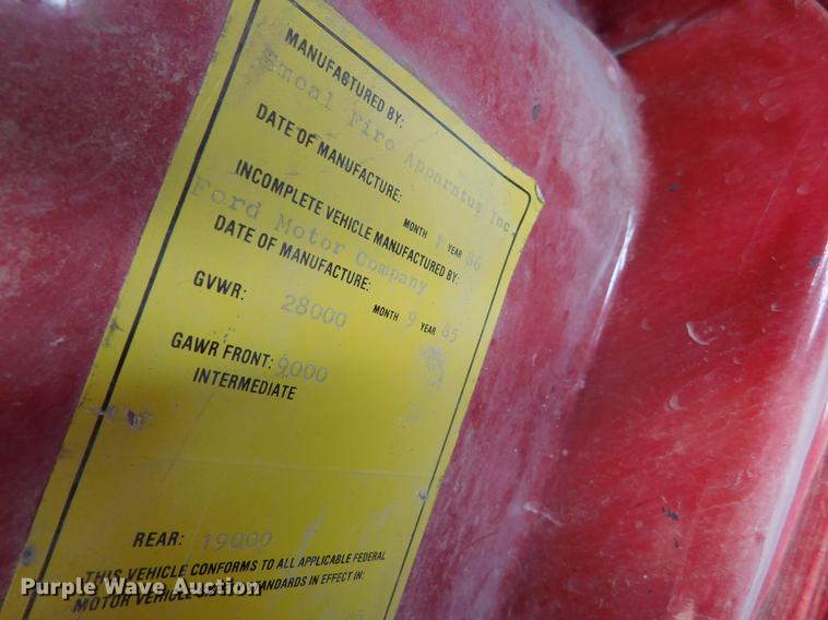 image for item DC8464 1986 Ford F700 fire truck