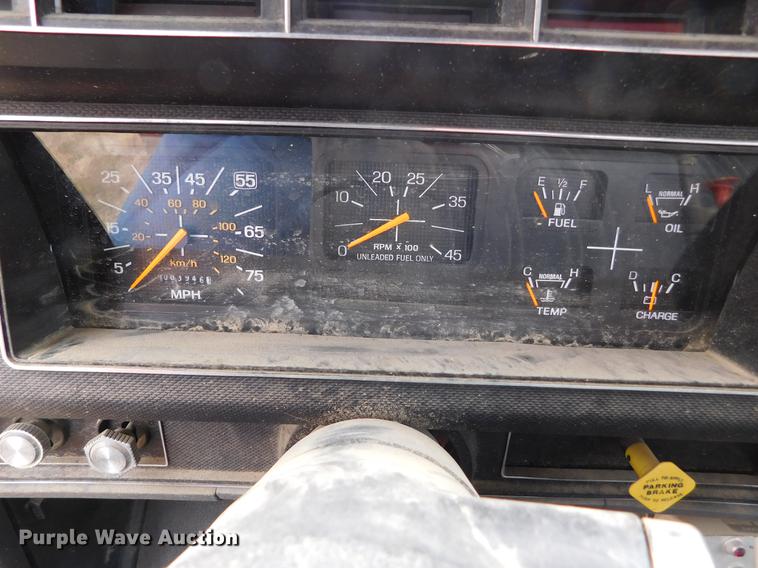 image for item DC8465 1991 Ford F800 fire truck