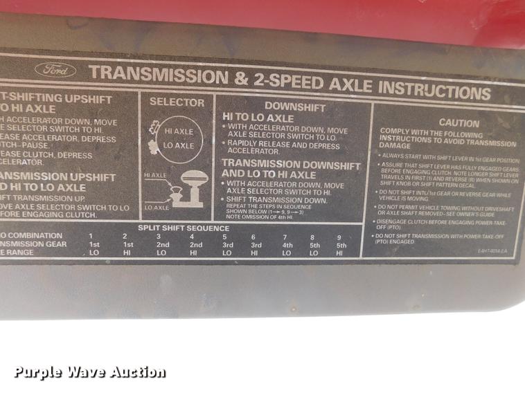 image for item DC8465 1991 Ford F800 fire truck