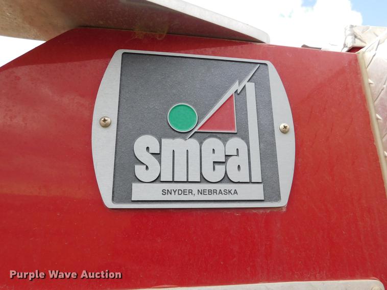 image for item DC8465 1991 Ford F800 fire truck