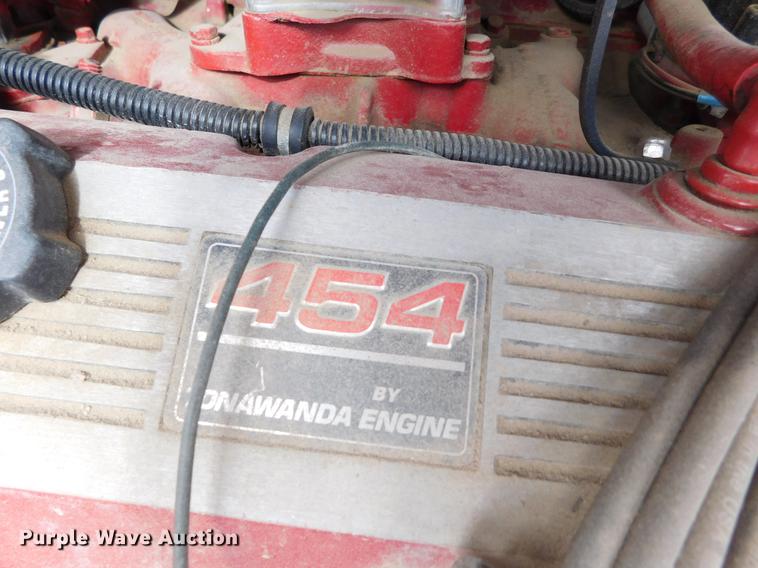 image for item DC8465 1991 Ford F800 fire truck