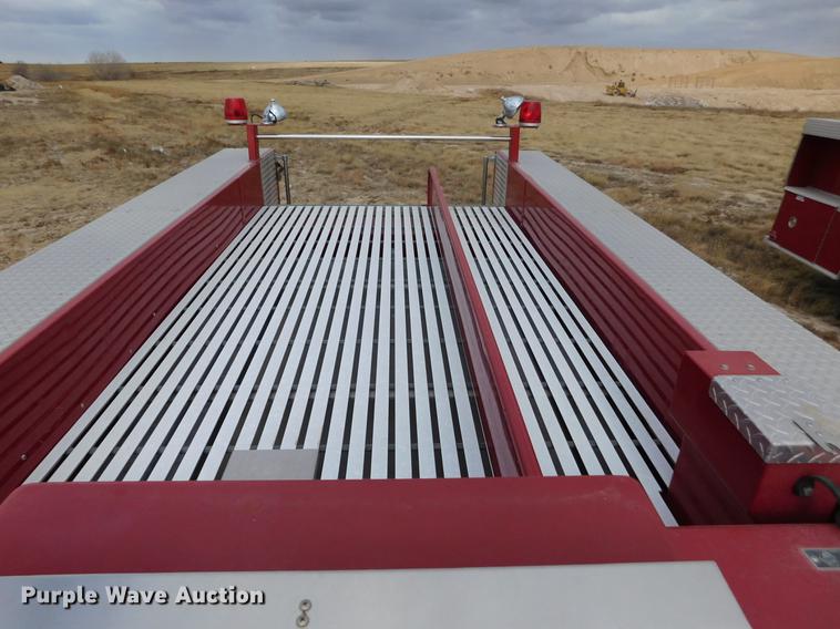 image for item DC8465 1991 Ford F800 fire truck