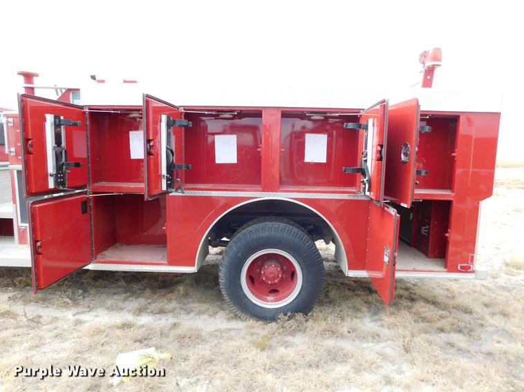 image for item DC8465 1991 Ford F800 fire truck