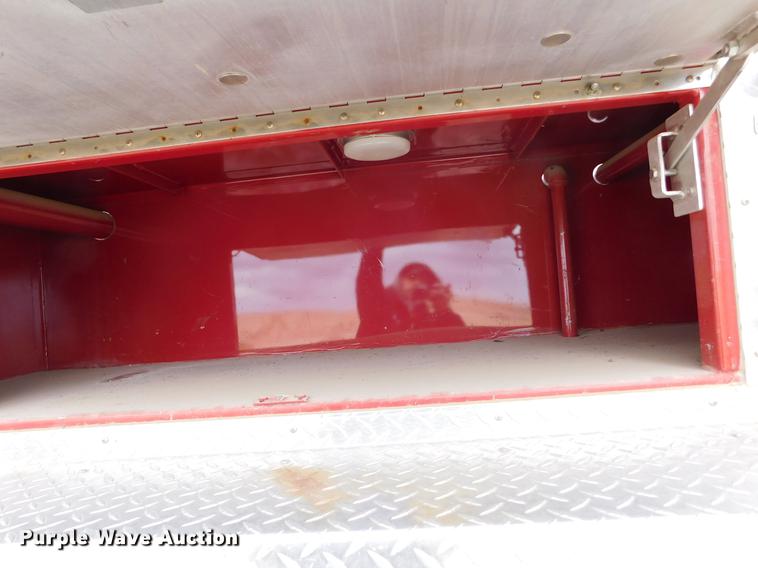 image for item DC8465 1991 Ford F800 fire truck