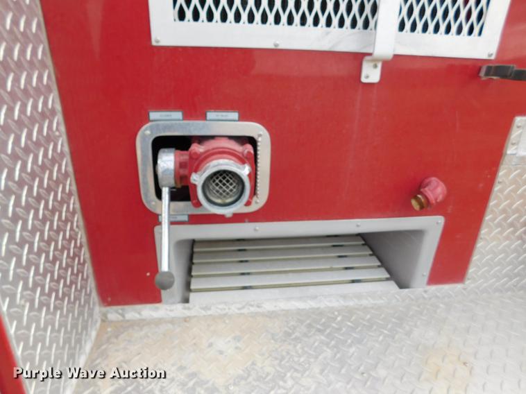 image for item DC8465 1991 Ford F800 fire truck