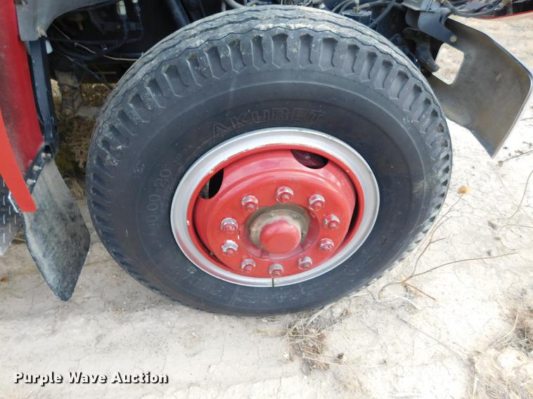 image for item DC8465 1991 Ford F800 fire truck