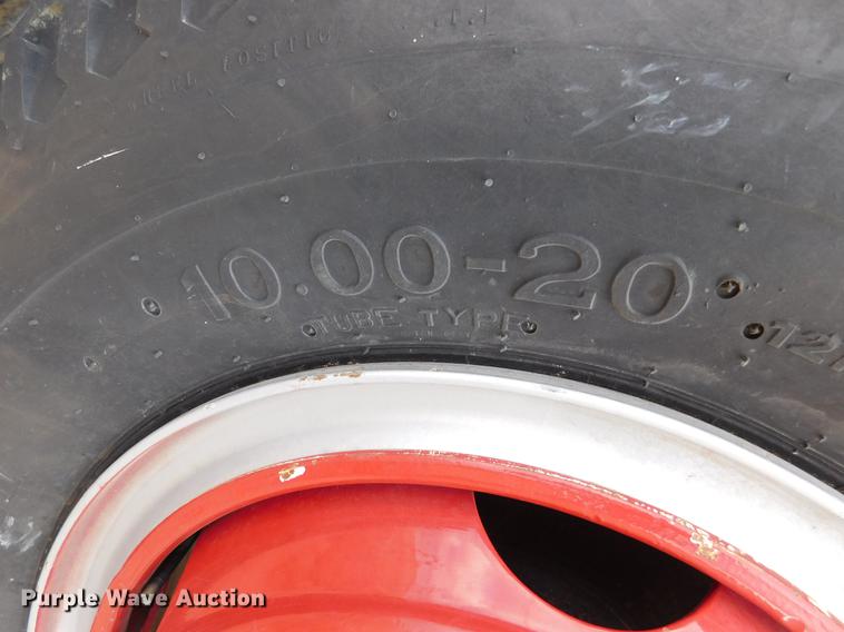 image for item DC8465 1991 Ford F800 fire truck