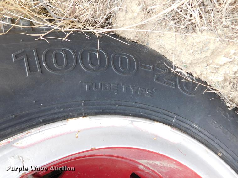 image for item DC8465 1991 Ford F800 fire truck