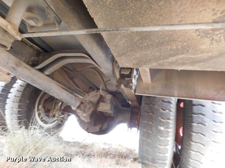 image for item DC8465 1991 Ford F800 fire truck