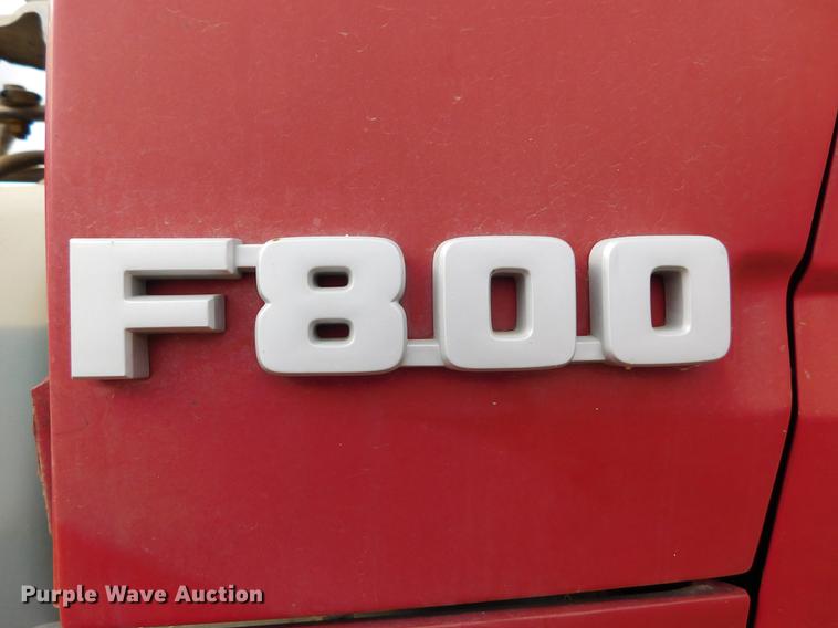 image for item DC8465 1991 Ford F800 fire truck