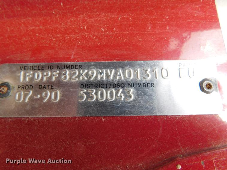 image for item DC8465 1991 Ford F800 fire truck