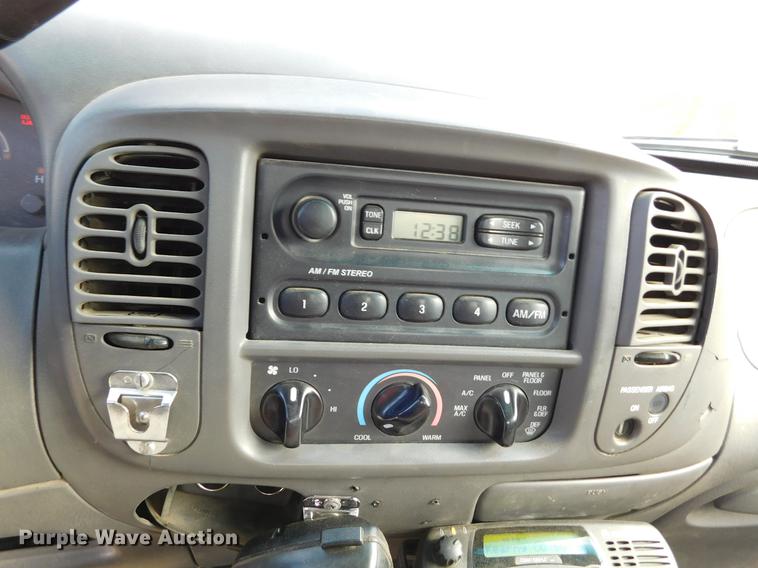 image for item DC8469 1999 Ford F150 XLT SuperCab pickup truck