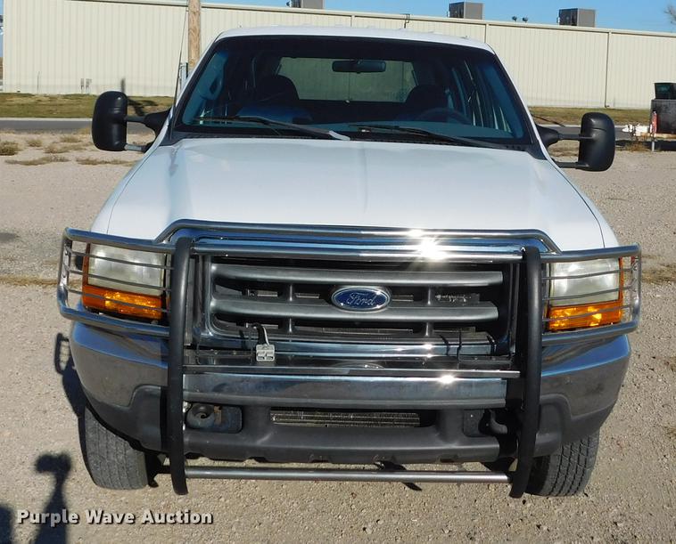 image for item DC8471 1999 Ford F250 Super Duty XLT Crew Cab pickup truck