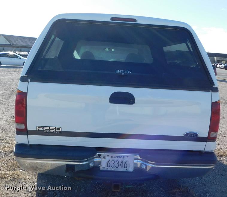 image for item DC8471 1999 Ford F250 Super Duty XLT Crew Cab pickup truck