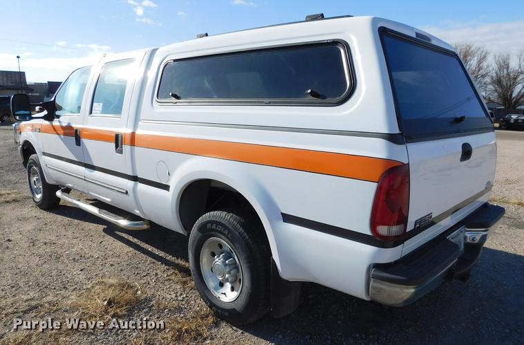 image for item DC8471 1999 Ford F250 Super Duty XLT Crew Cab pickup truck