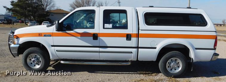 image for item DC8471 1999 Ford F250 Super Duty XLT Crew Cab pickup truck