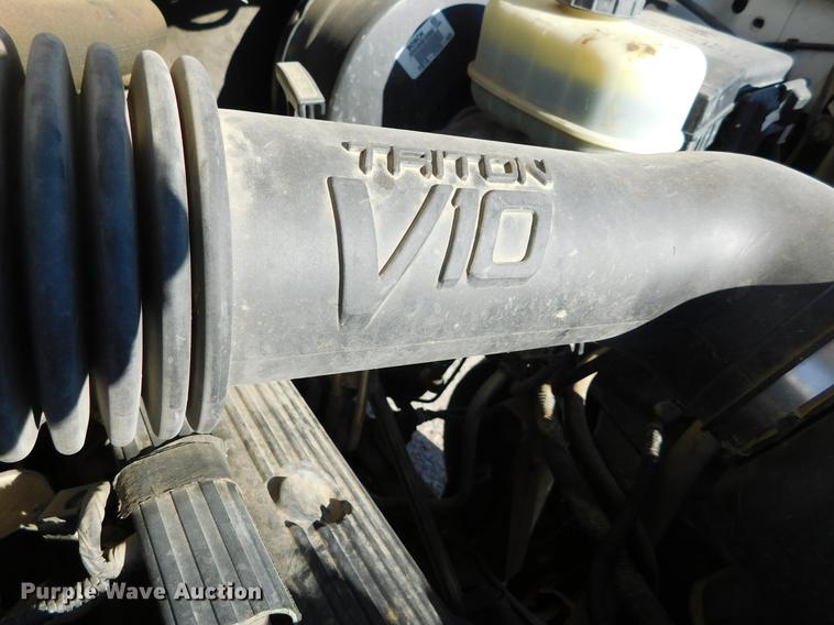 image for item DC8471 1999 Ford F250 Super Duty XLT Crew Cab pickup truck