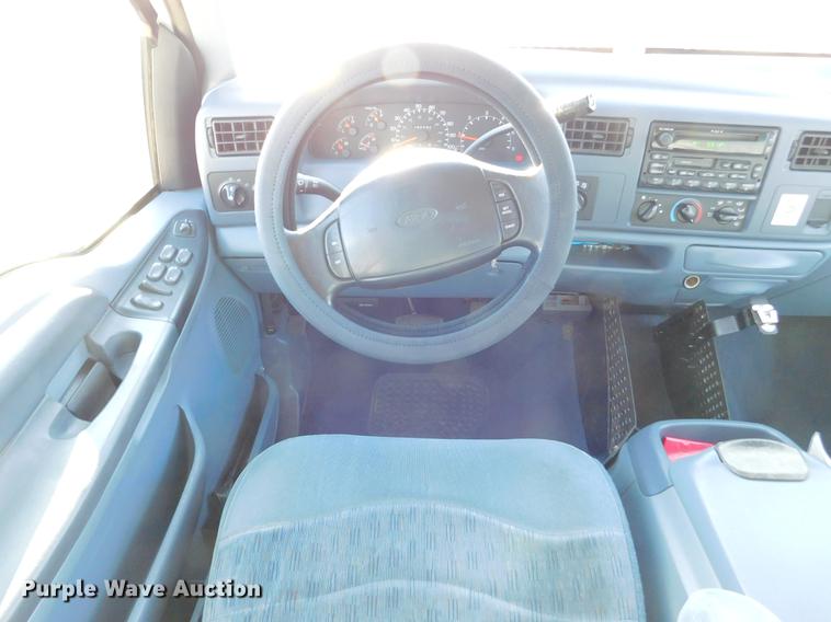 image for item DC8471 1999 Ford F250 Super Duty XLT Crew Cab pickup truck