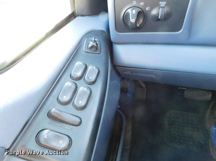 image for item DC8471 1999 Ford F250 Super Duty XLT Crew Cab pickup truck